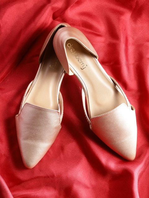 

DressBerry Women Rose Gold-Toned Solid Ballerinas
