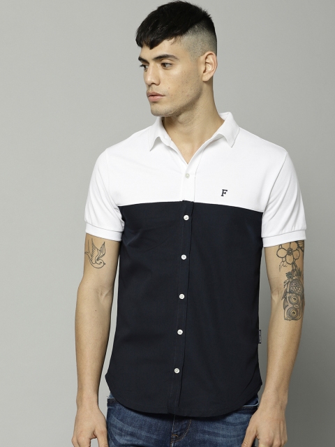

French Connection Men White & Navy Blue Regular Fit Colourblocked Casual Shirt
