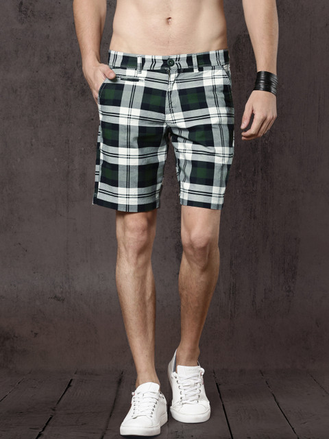 

Roadster Men White & Navy Checked Regular Fit Regular Shorts