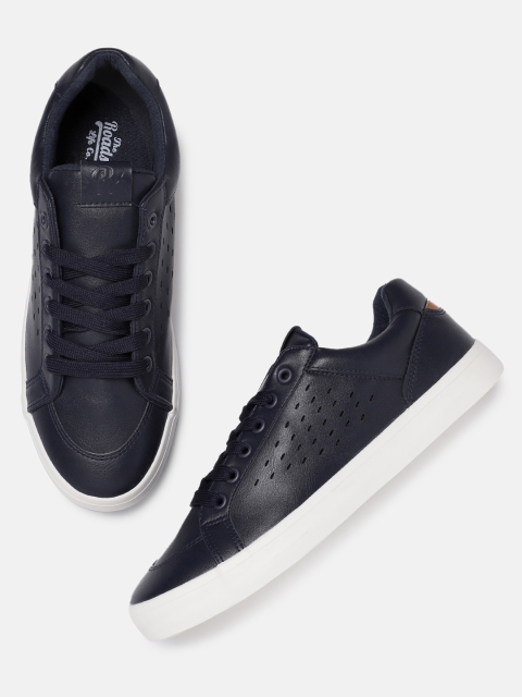 

Roadster Men Navy Cutwork Sneakers, Navy blue