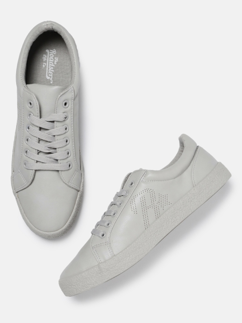 

Roadster Men Grey Sneakers