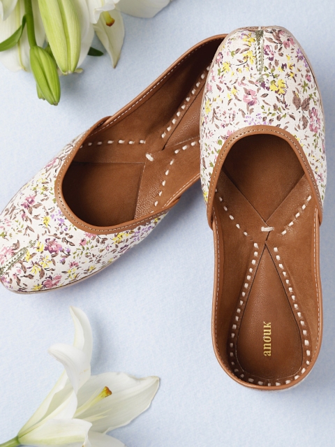 

Anouk Women Off-White & Pink Printed Mojaris