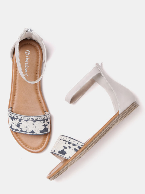 

DressBerry Women Off-White & Navy Embroidered Open Toe Flats