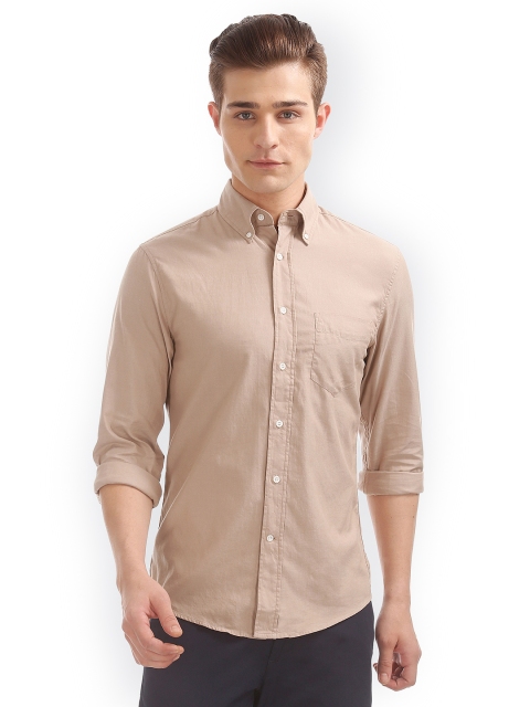 

GANT Men Beige Slim Fit Solid Casual Shirt