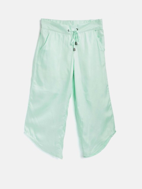 

Gini and Jony Girls Sea Green Solid Regular Fit Capris