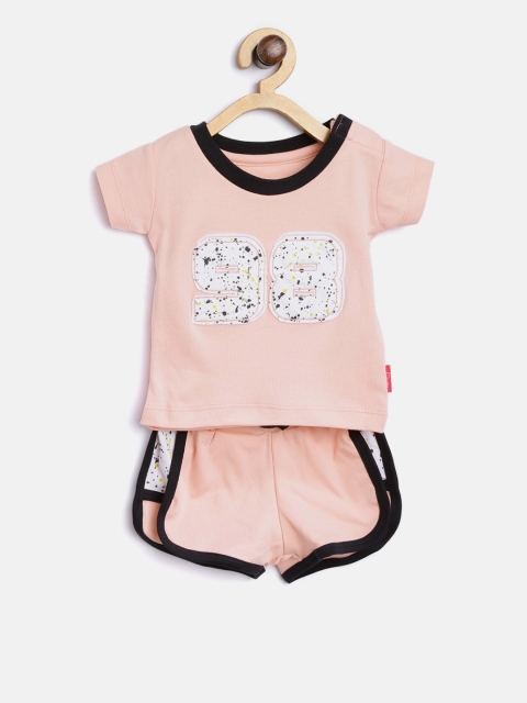 

Gini and Jony Girls Peach-Coloured Applique T-shirt with Shorts