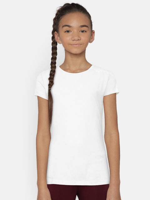 

Gini and Jony Girls Peach-Coloured & White Solid T-shirt with Printed Dungarees