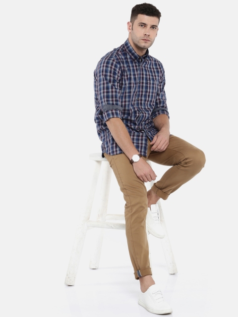 

Arrow Sport Men Blue & Maroon Slim Fit Checked Casual Shirt
