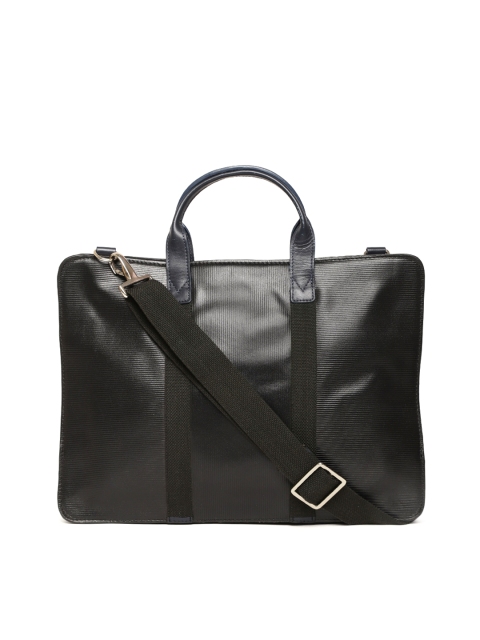 

Holii Men Black Handcrafted Textured Natural Leather Messenger Bag