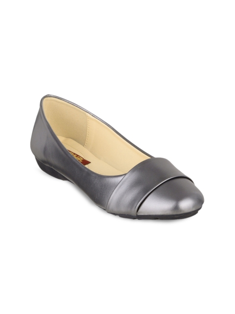 

SHUZ TOUCH Women Grey Solid Ballerinas