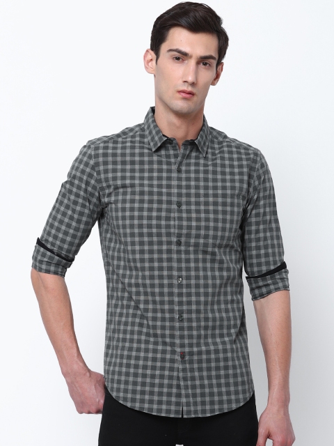 

Black coffee Men Grey Slim Fit Checked Casual Shirt