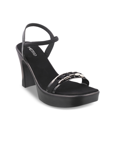 

Metro Women Black Solid Sandals