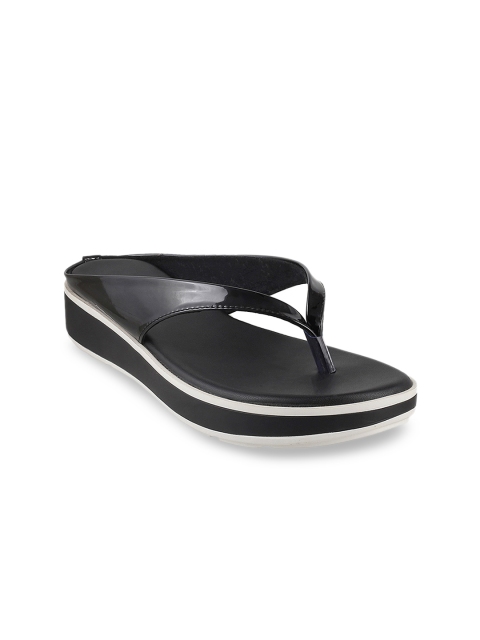 

Metro Women Black Solid Sandals