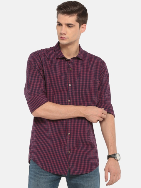 

Ruggers Men Red & Navy Contemporary Regular Fit Indigo-Dyed Checked Casual Shirt