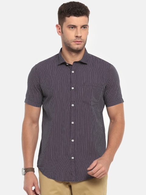 

Ruggers Men Maroon & Navy Regular Fit Checked Casual Shirt