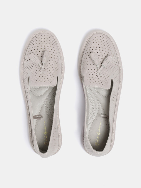 

Mast & Harbour Women Grey Solid Ballerinas