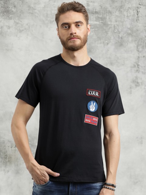

Breakbounce Men Black Solid Round Neck T-shirt