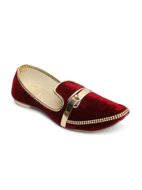 

RG DESIGNERS Men Maroon Velvet Embellished Mojaris