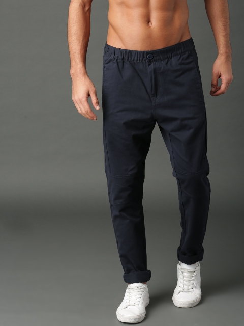 

Roadster Men Navy Regular Fit Solid Chinos, Navy blue