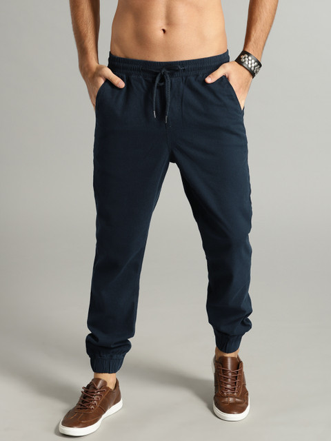 

Roadster Men Navy Regular Fit Solid Joggers, Navy blue