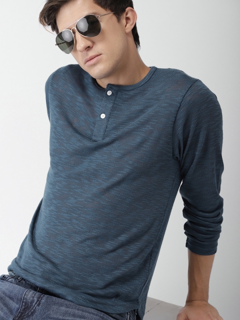 

Mast & Harbour Men Blue Solid Henley Neck T-shirt