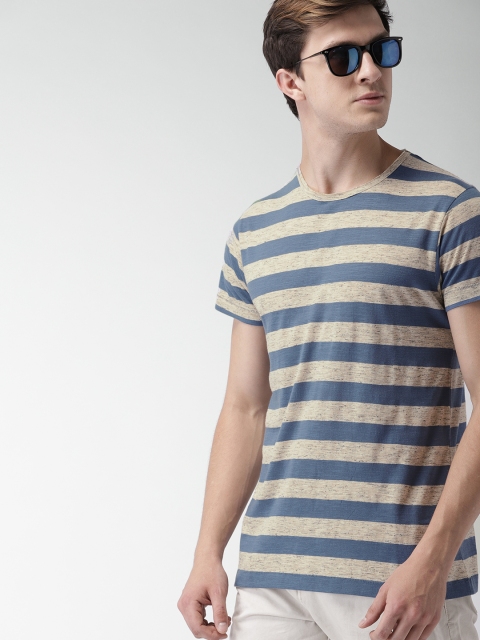 

Mast & Harbour Men Blue & Beige Striped Round Neck T-shirt