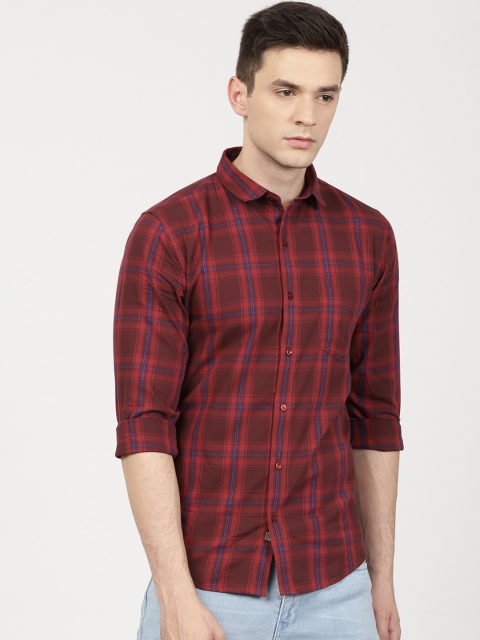 

ether Men Maroon Slim Fit Checked Casual Shirt