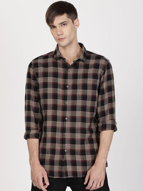 

ether Men Brown & Black Slim Fit Checked Casual Shirt