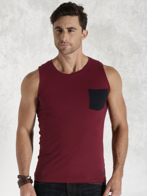 

Roadster Men Maroon Slim Fit Pure Cotton T-shirt