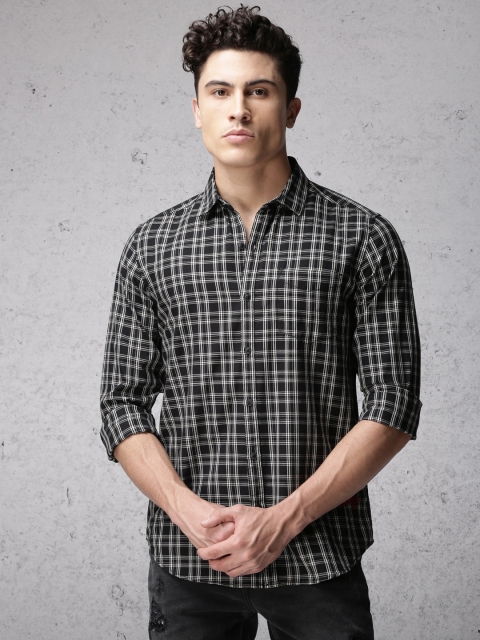 

Ecko Unltd Men Black & White Slim Fit Checked Casual Shirt