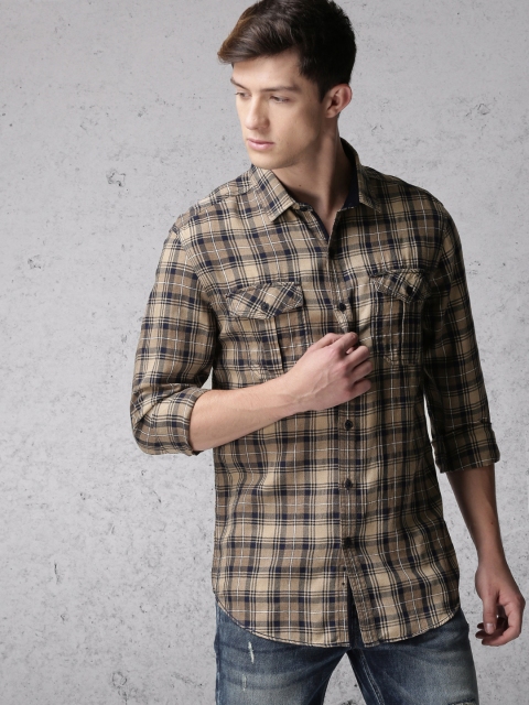 

Ecko Unltd Men Beige & Navy Slim Fit Checked Casual Shirt