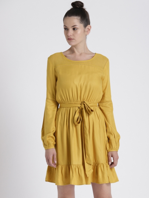 

Chemistry Women Yellow Solid Cinched Waist A-Line Dress