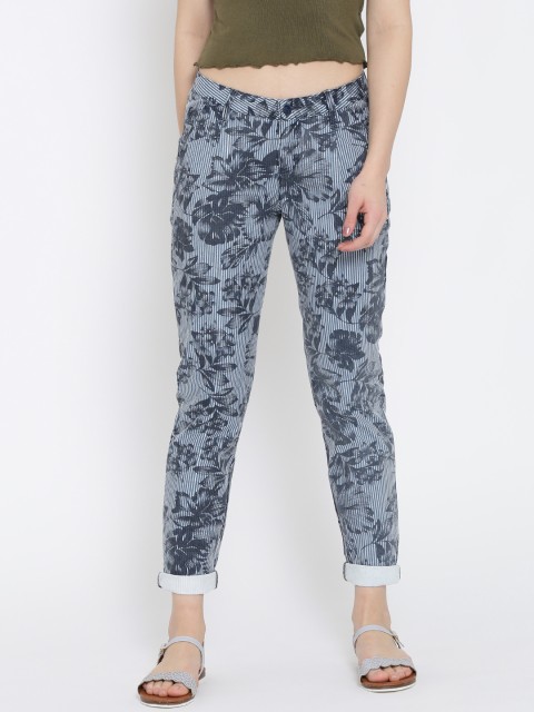 

Flying Machine Women Blue & White Printed Trousers