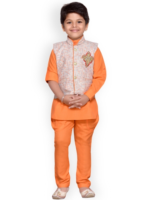 

Aj DEZInES Boys Orange & Off-White Printed Kurta with Pyjamas