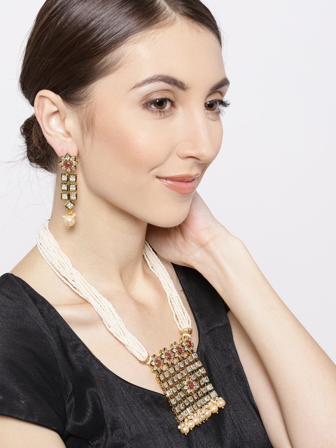 

Priyaasi Off-White & Pink Gold-Plated Ruby & Kundan-Studded Jewellery Set