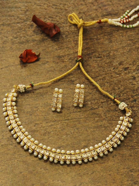 

Priyaasi Gold-Toned & Off-White Kundan-Studded Choker Jewellery Set
