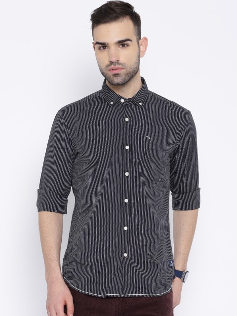

Flying Machine Men Black & White Striped Casual Shirt