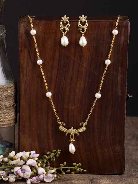 

Voylla Gold Toned Jewellery Set