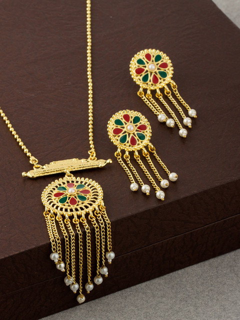 

Voylla Gold Toned Jewellery Set