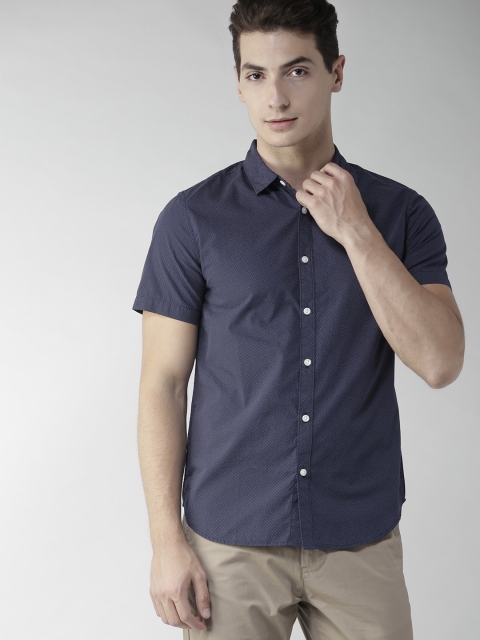 

FOREVER 21 Men Navy Blue & White Regular Fit Printed Casual Shirt