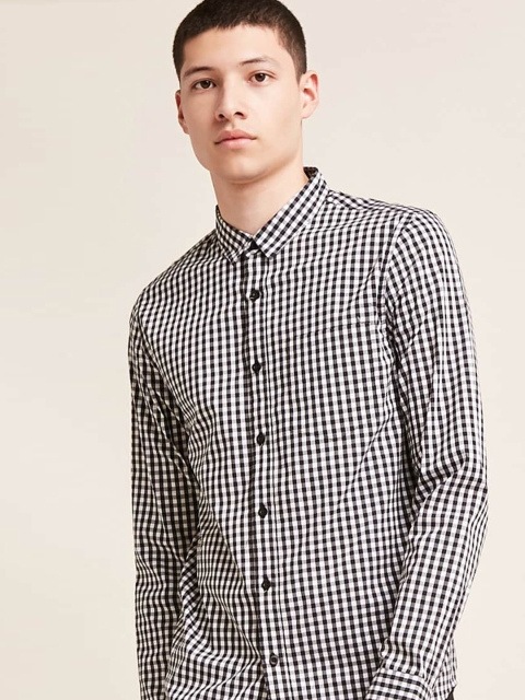 

FOREVER 21 Men Black & White Regular Fit Checked Casual Shirt