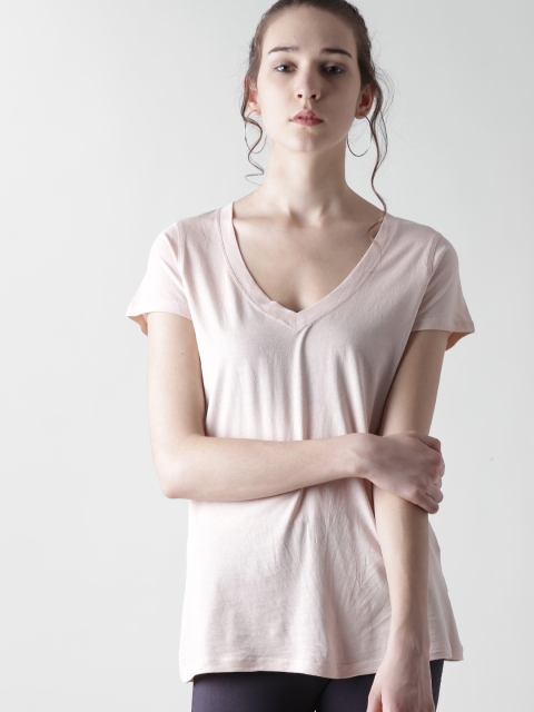 

FOREVER 21 Women Peach-Coloured Solid V-Neck T-shirt