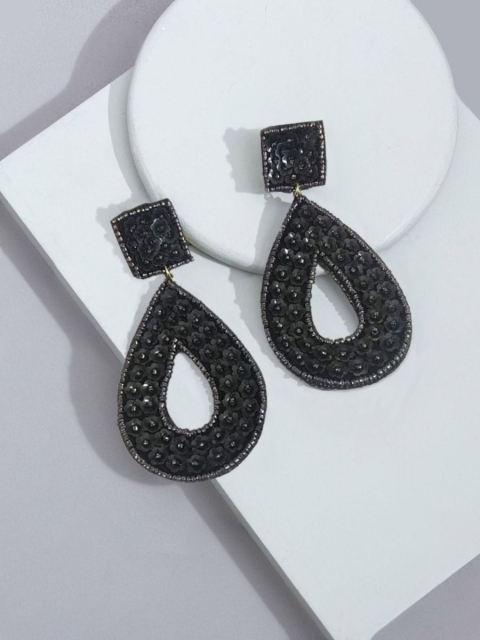 

Pipa Bella Black Teardrop Shaped Drop Earrings