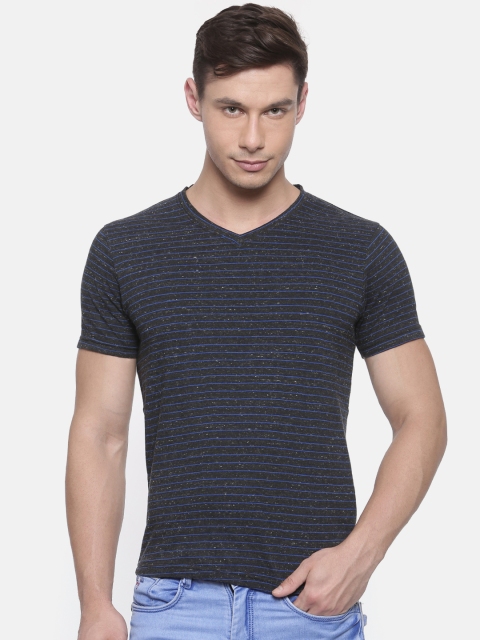 

Pepe Jeans Men Charcoal Grey & Blue Striped Round Neck T-shirt