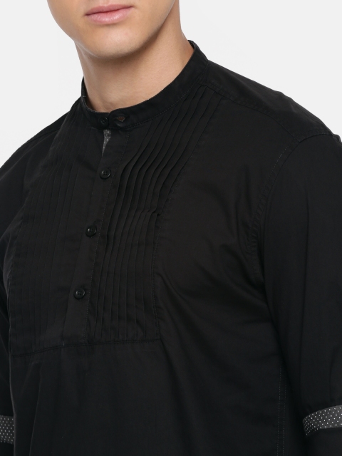 

Independence Club Men Black Solid Straight Kurta