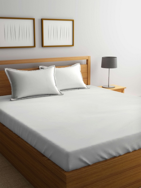 

MARK HOME Off-White Solid Flat 400 TC Cotton 1 Queen Bedsheet with 2 Pillow Covers