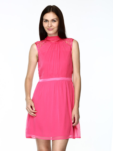 

Vero Moda Pink Fit & Flare Dress