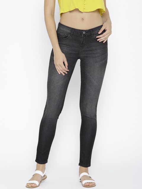 

Newport Women Black Skinny Fit Mid-Rise Clean Look Stretchable Jeans