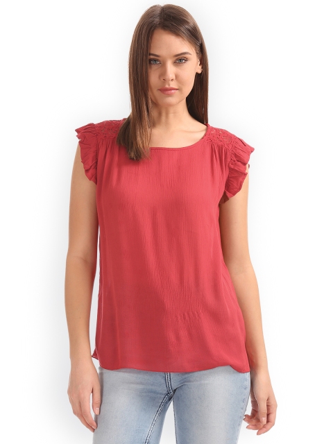 

Sugr Women Red Solid Top