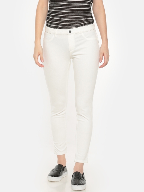 

Sugr Women Off-White Solid Jeggings